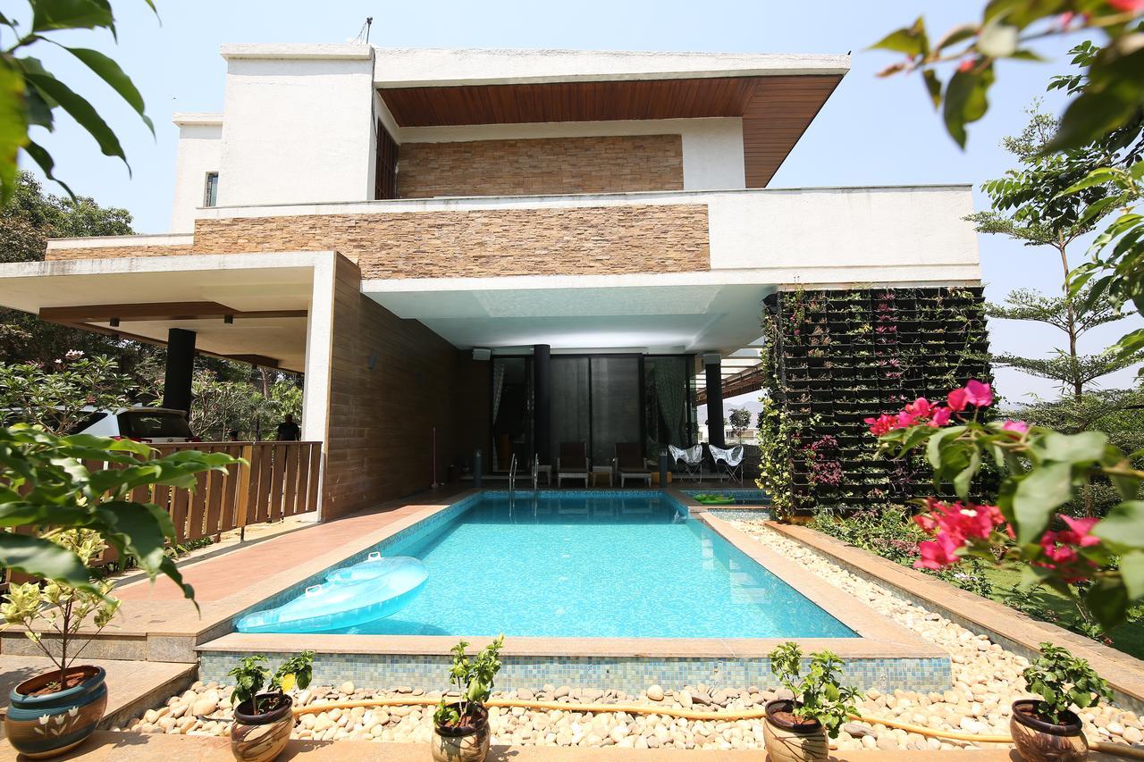 Villa 41 By Stayvista - A Chic Retreat With A Pool, Poker Table, And A Theater Room Lonavala Exterior foto