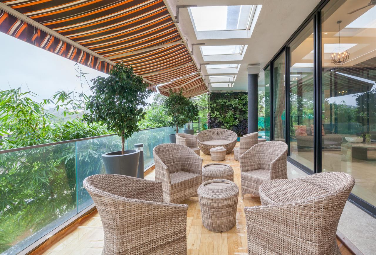 Villa 41 By Stayvista - A Chic Retreat With A Pool, Poker Table, And A Theater Room Lonavala Exterior foto