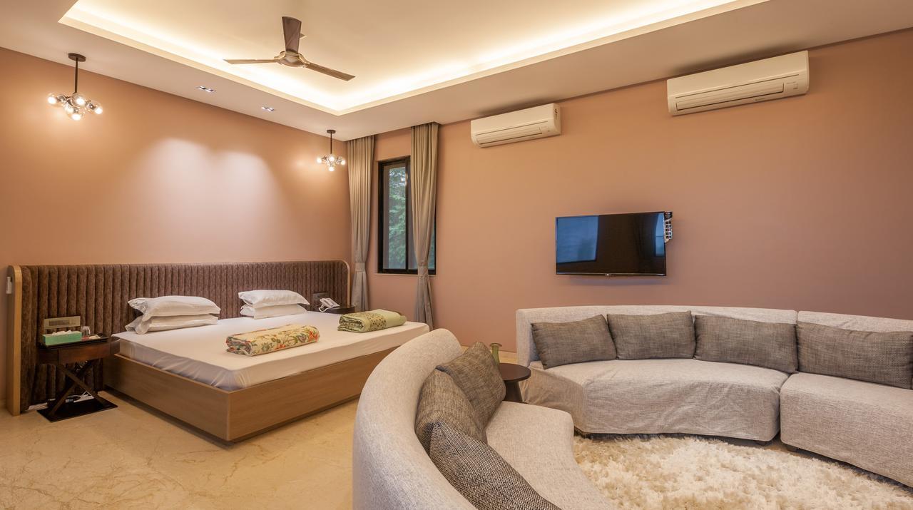 Villa 41 By Stayvista - A Chic Retreat With A Pool, Poker Table, And A Theater Room Lonavala Exterior foto